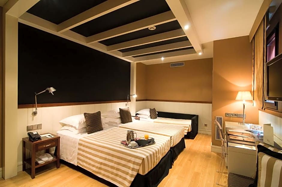 U232 Hotel