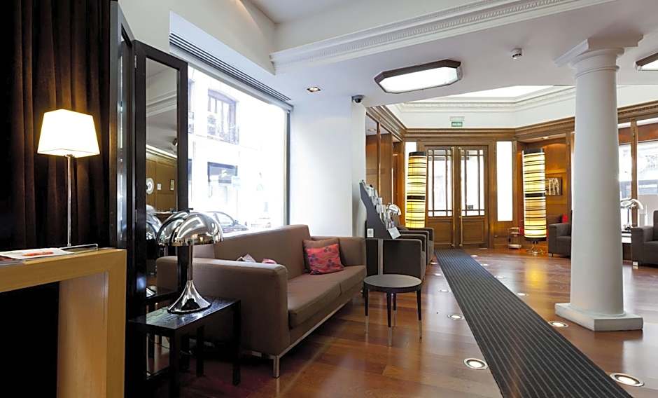 Quatro Puerta Del Sol