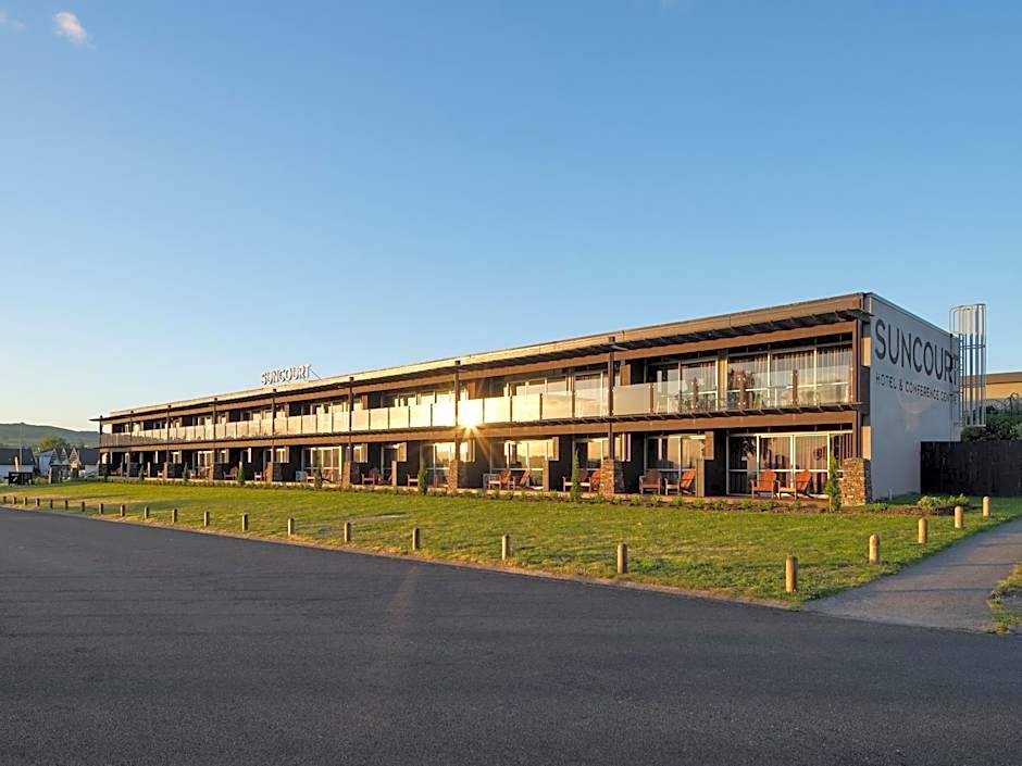 Suncourt Hotel & Conference Centre
