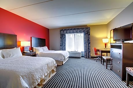 1 King Bed Shower Only Nonsmoking Micro/Fridg