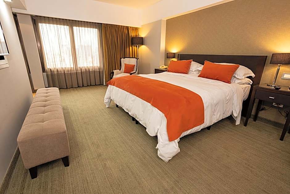 Photo 1 of 10 of Presidential 1 King Bed Suite