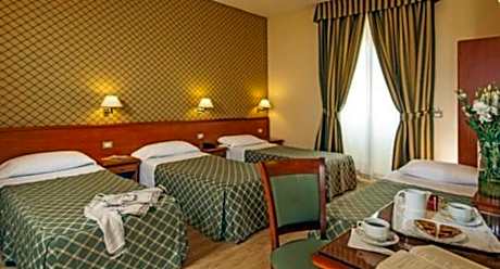 Family Room (4 Twin Beds)