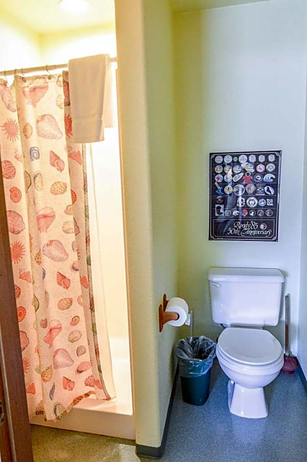 Sea Treasures Inn