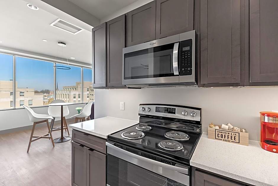 175 LEX - Walkable Downtown Lexington & Rupp Arena - Full Condos