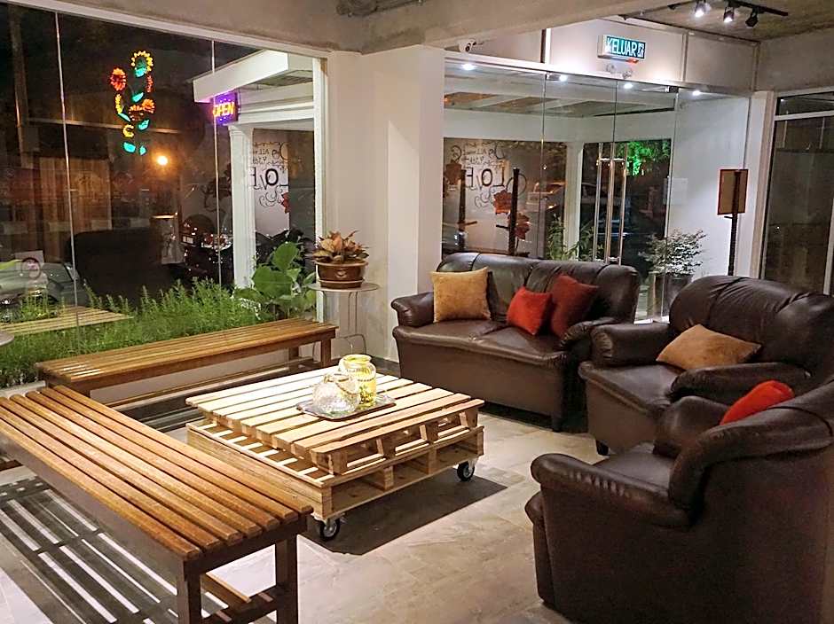 Riverine Garden Hotel