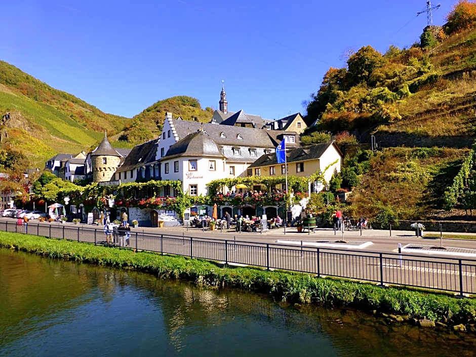 Hotel Haus Burg Metternich