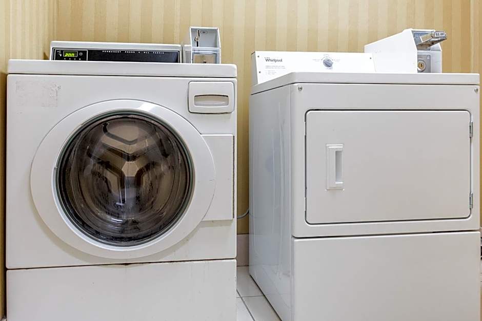 Days Inn by Wyndham Westminster