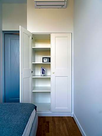 Deluxe One-Bedroom Apartment with Garden View