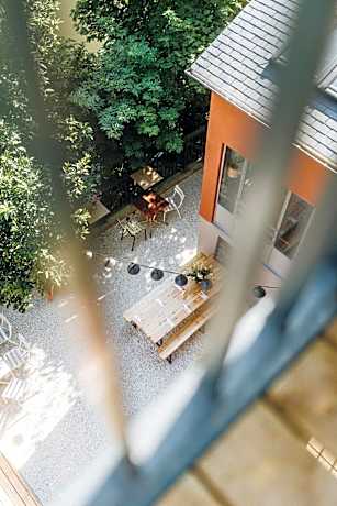 Les Chouettes Hostel