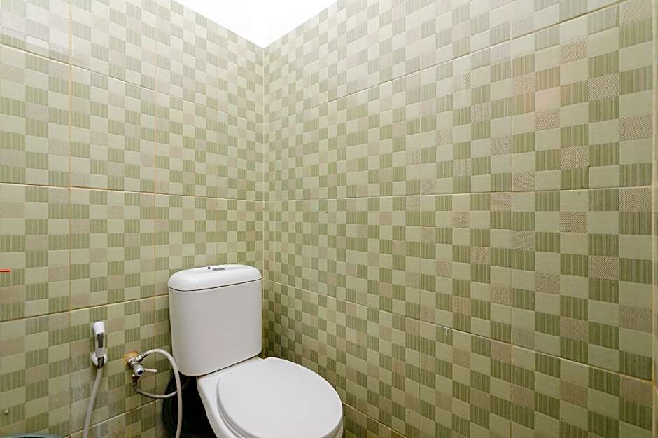 RedDoorz Syariah near Pelabuhan Ulee Lheue Banda Aceh