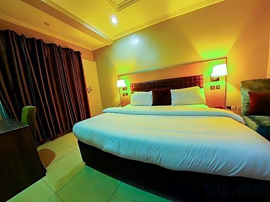 GolfView Suites and Conference Center