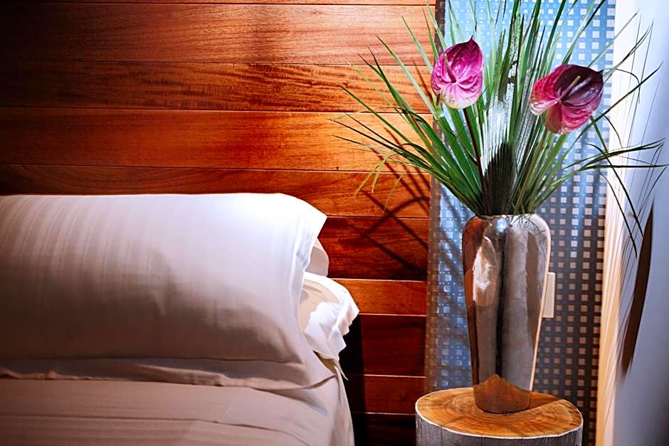 Q Hotel