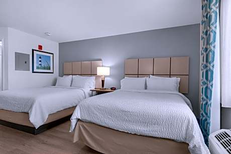 Queen Studio Suite with Two Queen Beds - Mobility Access Tub/Non-Smoking