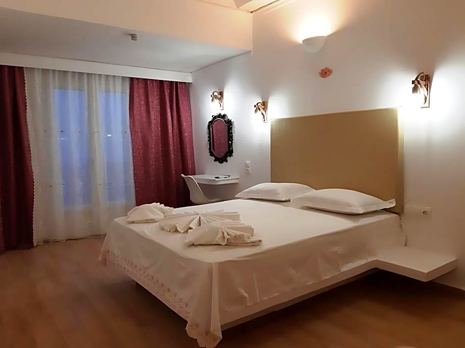 Photo 1 of 8 of Junior Suite, Terrace