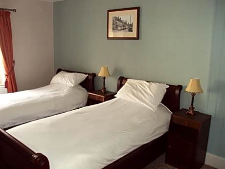 Twin Room with Private Bathroom