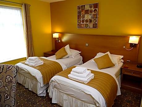 Twin Room with Shower