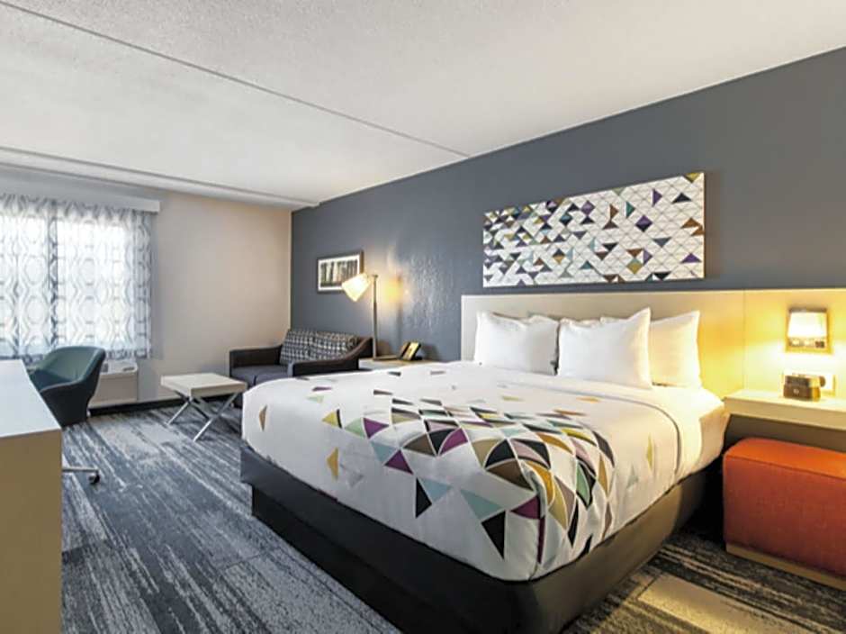 Baymont by Wyndham White Plains - Elmsford