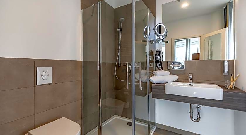 Garner Berlin - Spandau By IHG