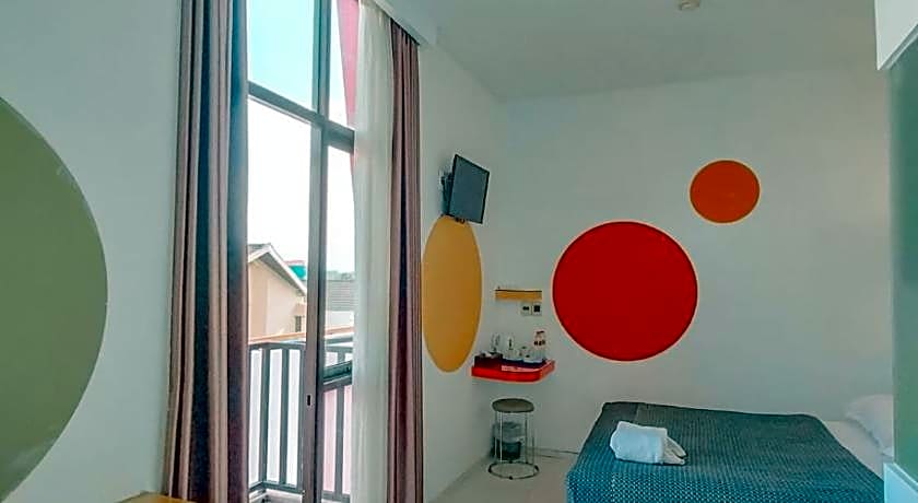 Dewarna Hotel Arifin