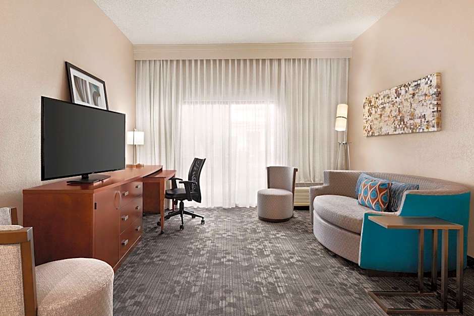 Photo 1 of 3 of Executive 1 Bedroom 1 King Bed with Sofabed Suite