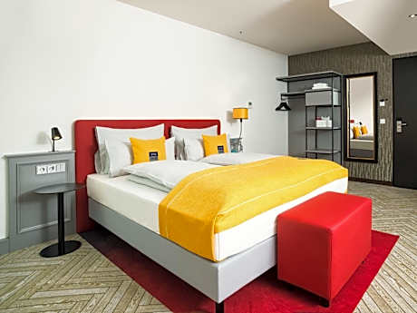 Standard Queen Room - Accessible