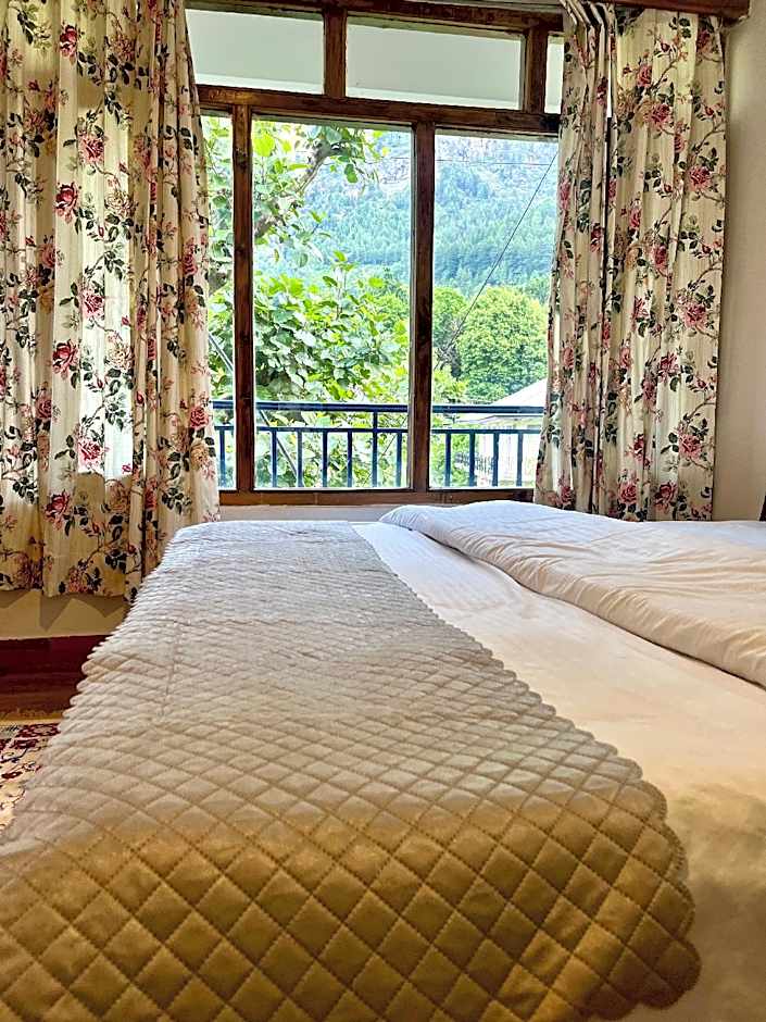 Tourist Hotel