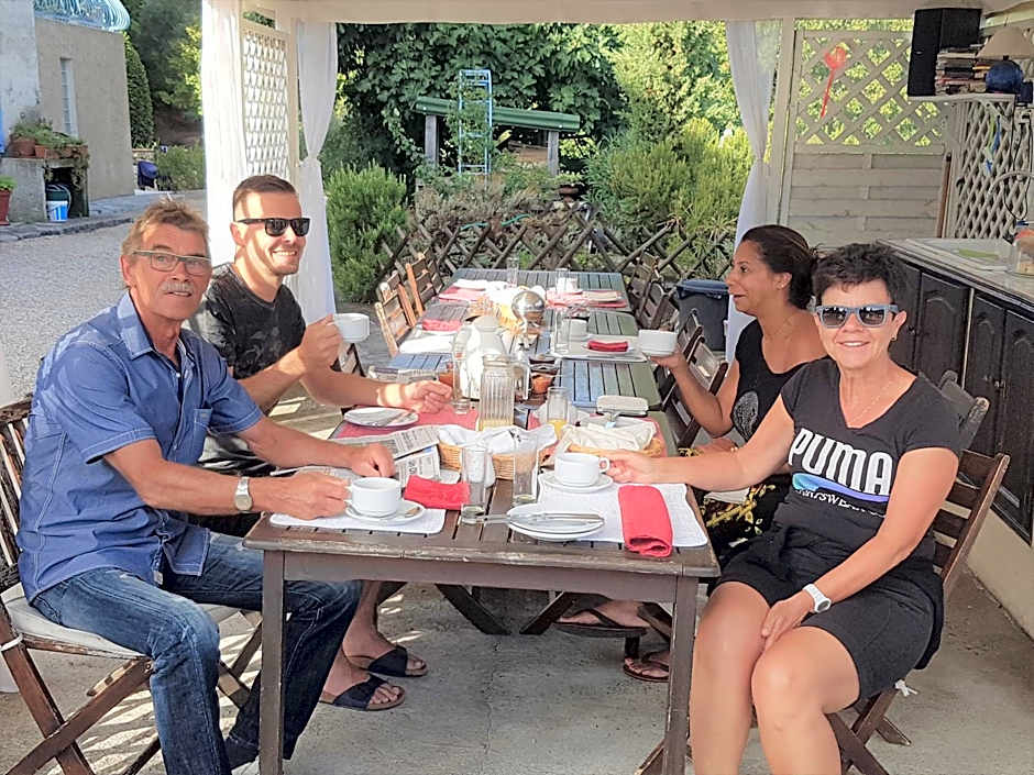 B&B with charm, quiet, kitchen, sw pool.