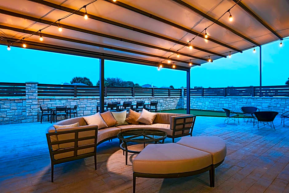 Courtyard by Marriott Dallas Grand Prairie