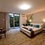 Bellagio Village- 4 Apartments by the lake - Seasonal Warm Pool and Sauna