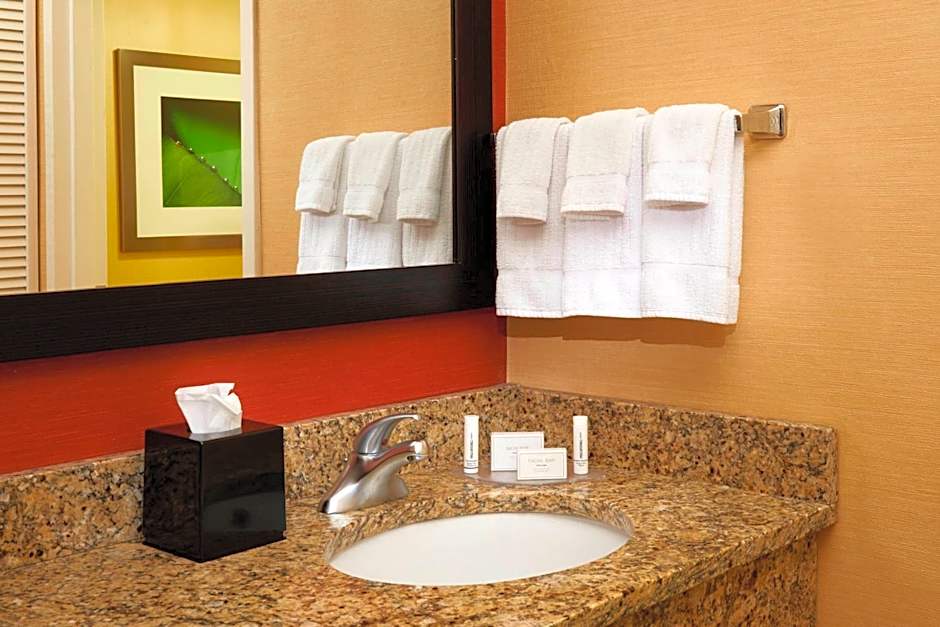 Courtyard by Marriott Detroit Utica