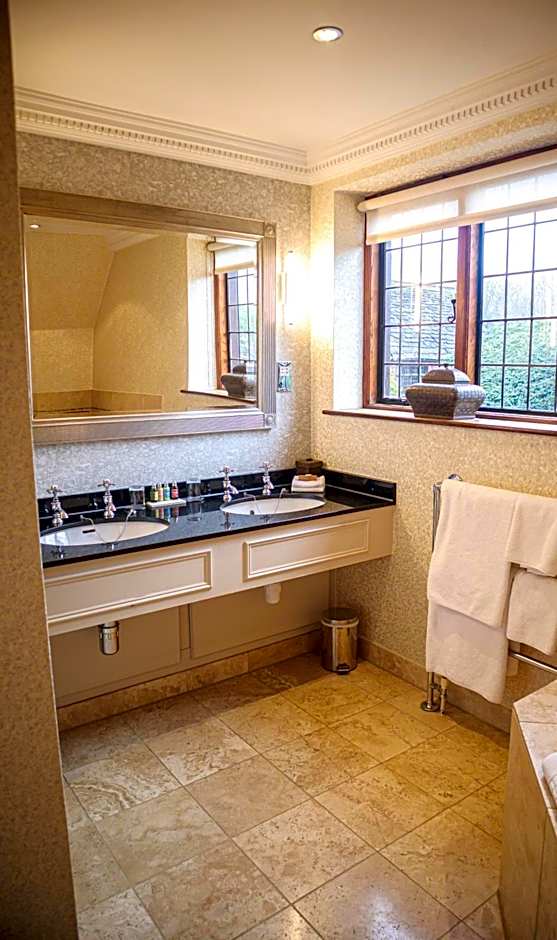 Langshott Manor - Luxury Hotel Gatwick