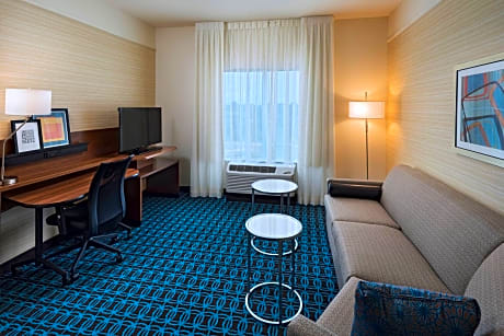 Suite, Multiple Beds (2 Queen Beds and 1 Double Sofa Bed)