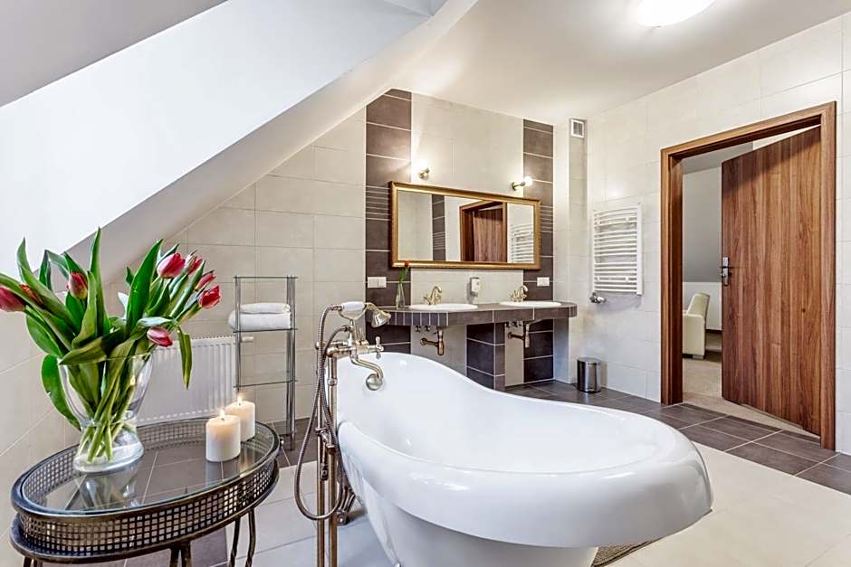 Hotel Modrzewiowy Dwór