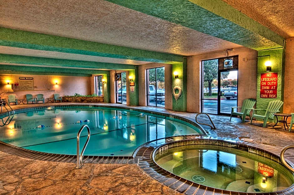 Mcm Elegante Suites Abilene