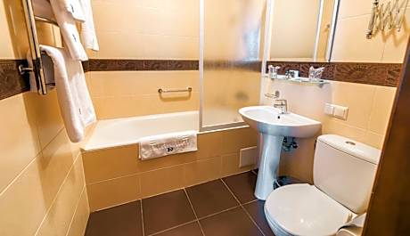 Готель Дніпро Dnipro Hotel