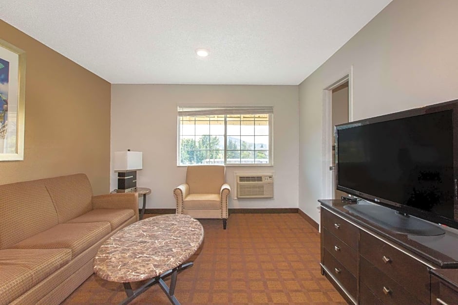 Baymont by Wyndham Roseburg