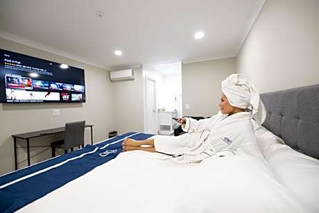 Omeo Suites