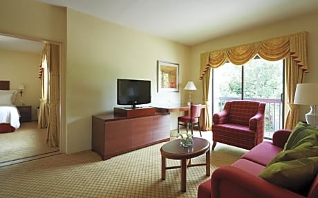 Classic King Suite with Sofa Bed