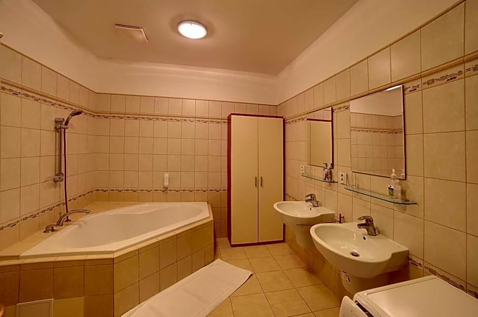 Slunecni Lazne Apartments