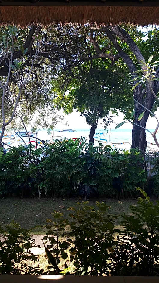 Jemeluk Beach Bungalows