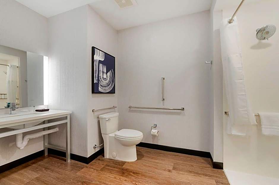 Cambria Hotel Detroit Downtown