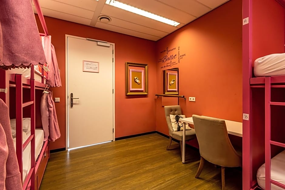 Hostelle - women only hostel Amsterdam