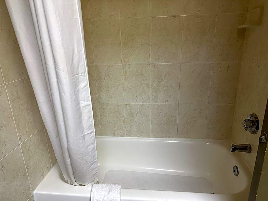 Red Lion Inn & Suites IAH Airport East