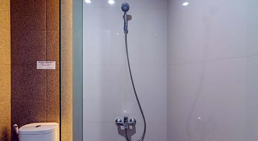 RedDoorz Plus @ Cirebon City Center