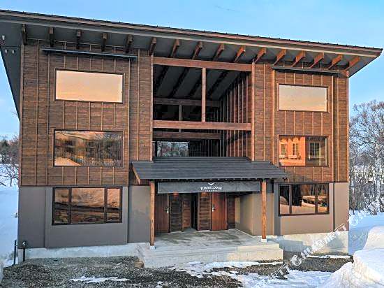 Tombi Lodge