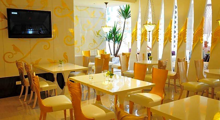 Monarch Skyline International Hotel