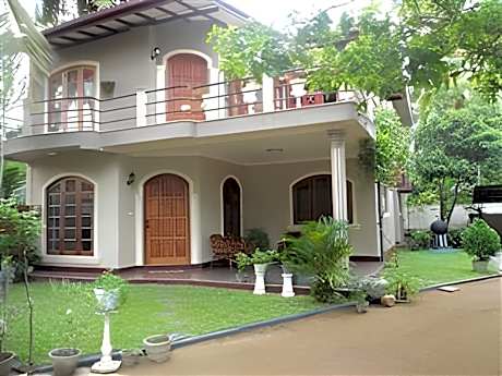 Holiday Nest Bed and Breakfast