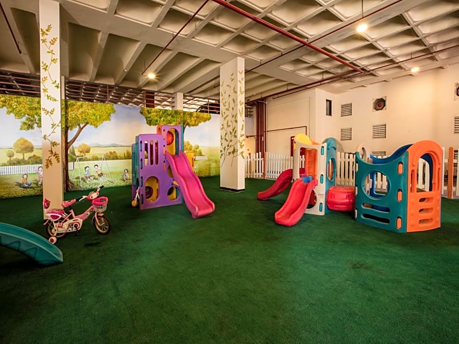 Orange Suites Hotel.