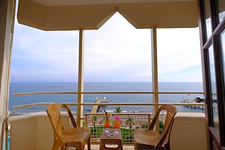 Double Single Use side sea view