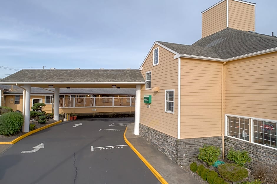 Paradise Inn & Suites at Lincoln City